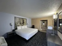 Super 8 by Wyndham Paducah I-24 Exit 4 Hotel di Paducah