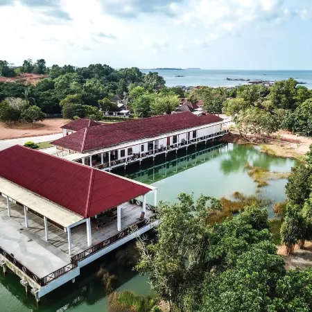 S Hotel and Resort