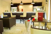 Monty Suites & Golf - Quầy bar