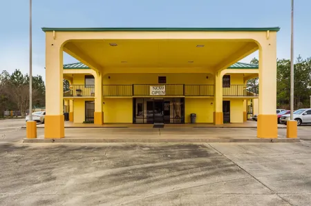 Days Inn by Wyndham Atmore Отели в г. Атмор