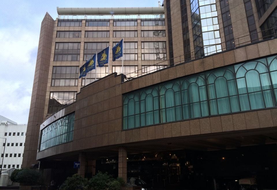 2. 브리타니아 인터..