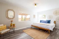 Sukha Life Retreat - Beautiful Views, Close to Jtnp W/Hot Tub! 2 Bedroom Home by RedAwning 約書亞樹村住宿飯店