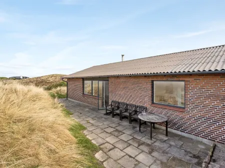 "Fridolina" - 200m from the Sea Отели рядом с достопримечательностью «Sjorring Kirke»