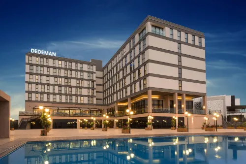 Dedeman Cizre Hotel - Bãi đậu xe