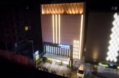 Hotel Orange International Hotel in zona Raghuvir vadi