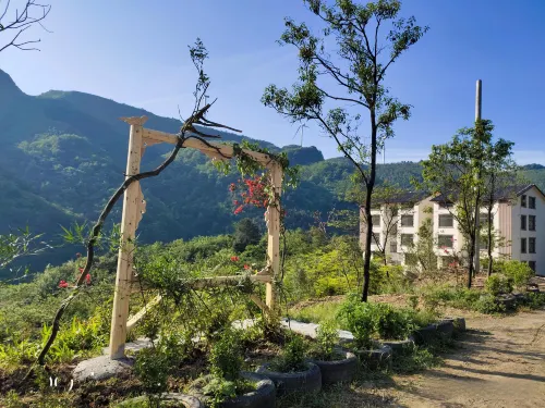 Chongqing Yunduan Leisure Mountain Villa