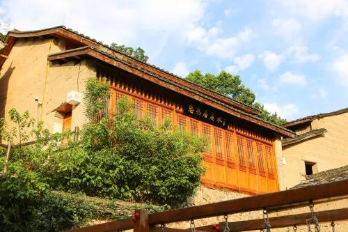 To Be Yourself Guesthouse Hoteles en Lishui