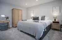 The Barn At Kiln Park - 2 Bed Cottage - Narberth - Hot Tub