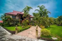 Little Teak Home Stay Hotel a San Sai