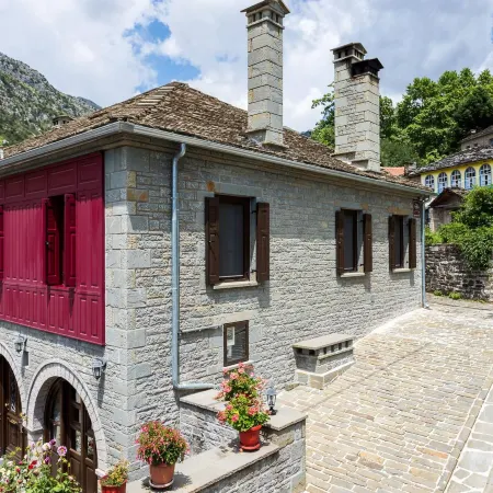 Villa Paroraia Отели в г. Тимфея