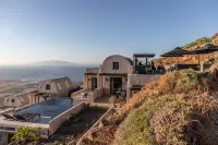Nimbus Santorini Hotels in Oia