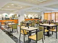 La Quinta Inn & Suites by Wyndham Mooresville