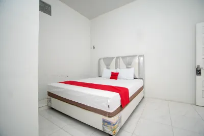 RedDoorz Syariah Near Danau Lut Tawar Takengon 2 Hotels near ipukes Abdullah