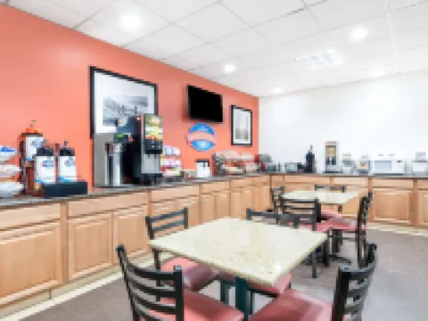 Baymont by Wyndham Midland Airport Hotels in Midland