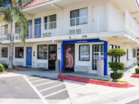 โมเทล 6 เบเกอร์สฟีลด์ แคลิฟอร์เนีย - ศูนย์จัดงานประชุม โรงแรมในเบเกอร์สฟีลด์