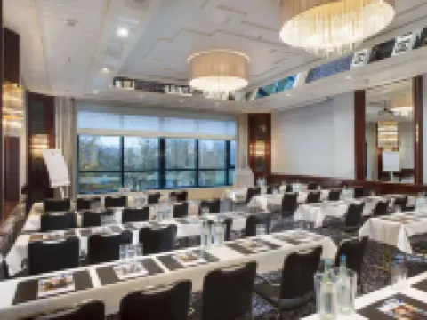 มารีทิม แอร์พอร์ตโฮเทล ฮันโนเฟอร์ โรงแรมในLangenhagen