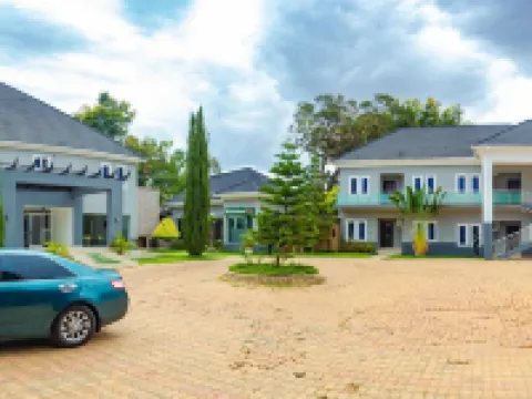 The Point Hotel & Suites فنادق في جوس