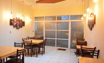 Hotel y Restaurante Premier - Housity
