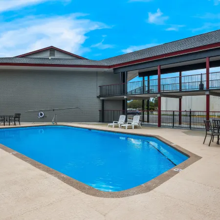 Red Roof Inn & Suites Thomasville