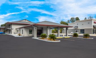 Red Roof Inn & Suites Thomasville