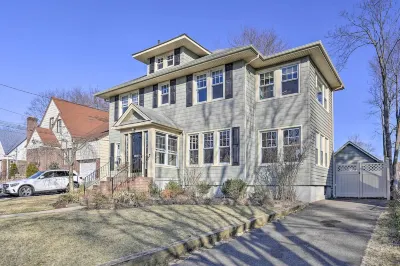 Classic Teaneck Colonial Home with A Modern Touch