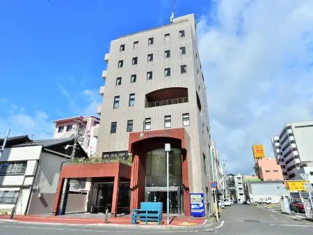 Grand First Inn Sasebo Отели рядом с достопримечательностью «Yumiharidake Observation Deck»