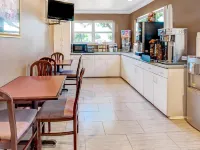 Super 8 by Wyndham Richardson Dallas - breakfast