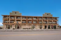 Best Western Bandera Suites  Saloon Hotels in Bandera County