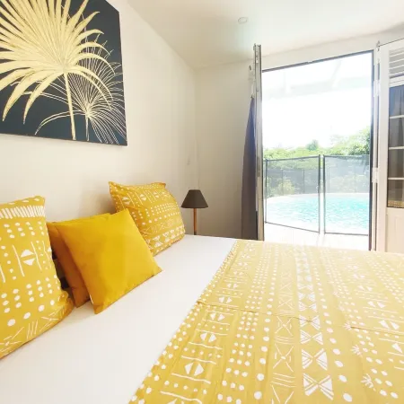 Villa (Low) Air-Conditioned Private Lagoon Pool and Garden Beach 15 Minutes Walk