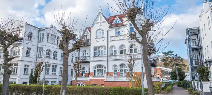 Hotel Imperial Rügen Отели в г. Бинц