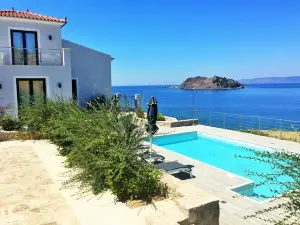 Eleia Seafront Rooms & Villas