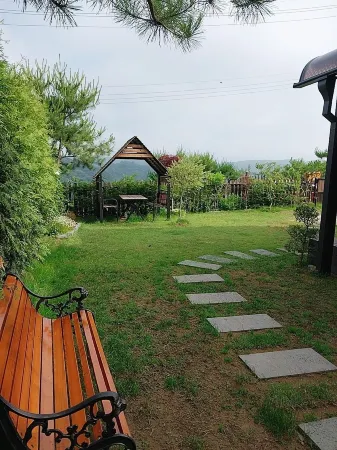 Yeoncheon Santawamini Aegyeon Pension Отели в г. Йончхон