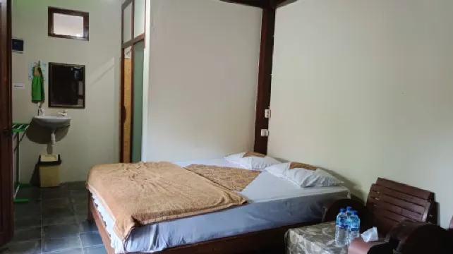 Kampung Tembi Guest House