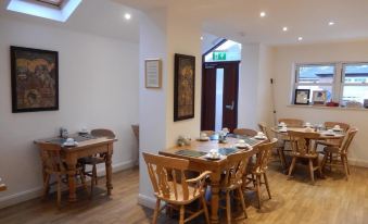 Newport Guest House - Housity