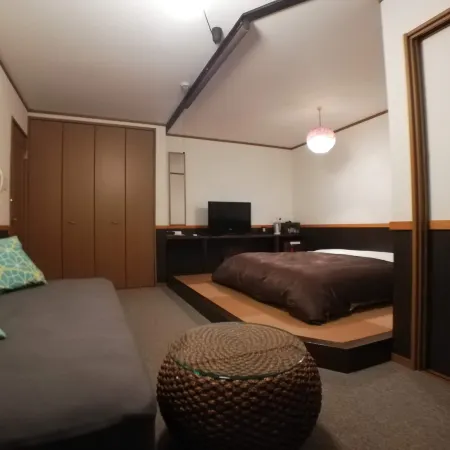 Lake Side Inn Beehive