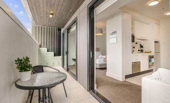 Bright & Modern 1Br in Auckland CBD by Zodiak Stays