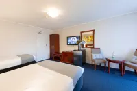 Ibis Styles Canberra Hotels in Greenway