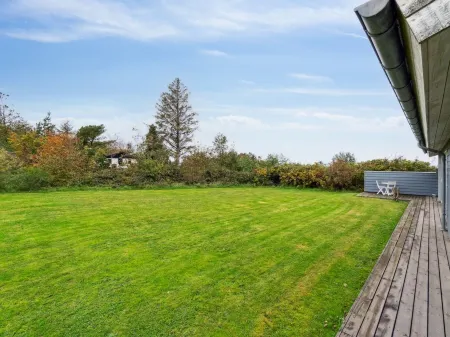 "Luchia" - 200m to the Fjord