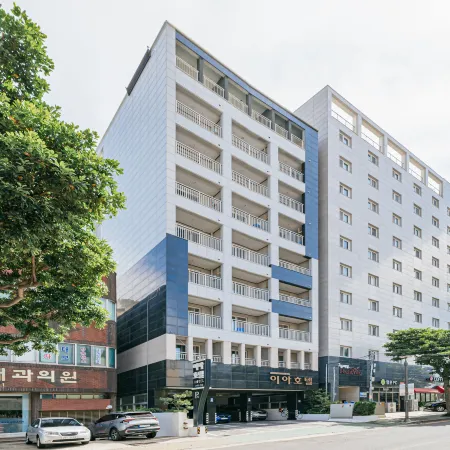 Seogwipo Eia Hotel Отели рядом с достопримечательностью «Храм Ёнхваса»