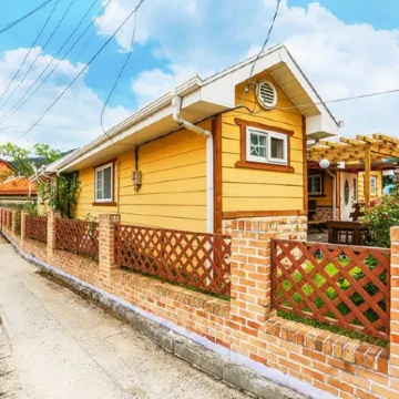 Boeun Songnisan Sujeong Pension Отели рядом с достопримечательностью «Храм Попчуса»