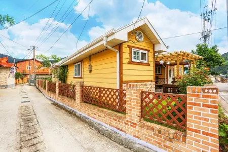 Boeun Songnisan Sujeong Pension Отели в г. Поын