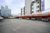 Gyeongsan Bless Hotels in Gyeongsan-si