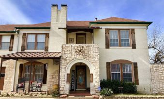 Holder House Rentals - Housity
