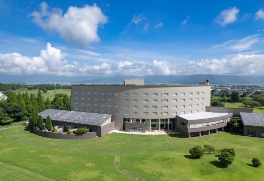 2. 카메노이 호텔 ..