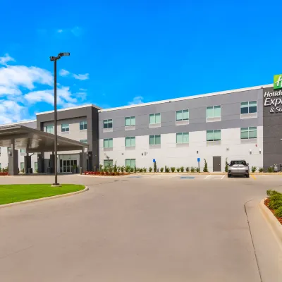 Holiday Inn Express & Suites SPRINGDALE - FAYETTEVILLE AREA by IHG Hotels near Bobby Hopper Park
