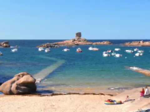 Résidence Odalys Référence les Bains Hotels in Tregastel