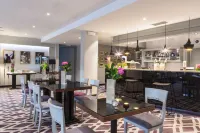 Hotel Kompas - ที่มีบาร์