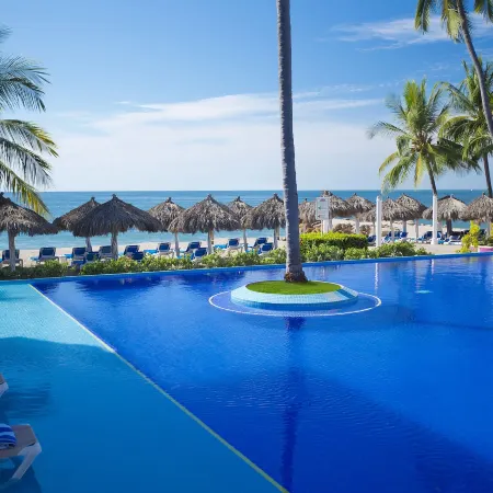 Crown Paradise Club All Inclusive