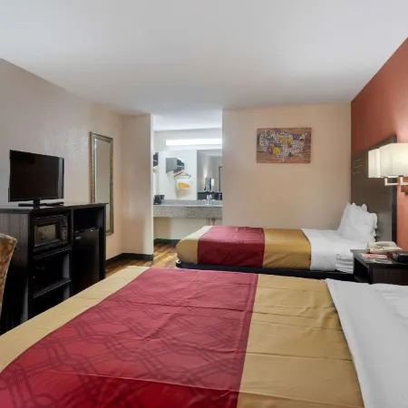 Econo Lodge Madison Airport
