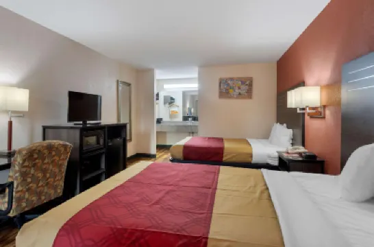 Econo Lodge Madison Airport Hotels in Madison County